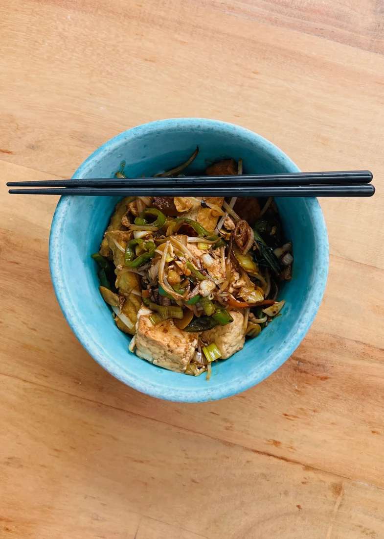 Noodles with vegetables and two kinds of tofu